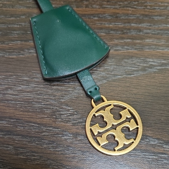 Tory Burch Leather Clochette Bag Charm Green Gold - Picture 3 of 4